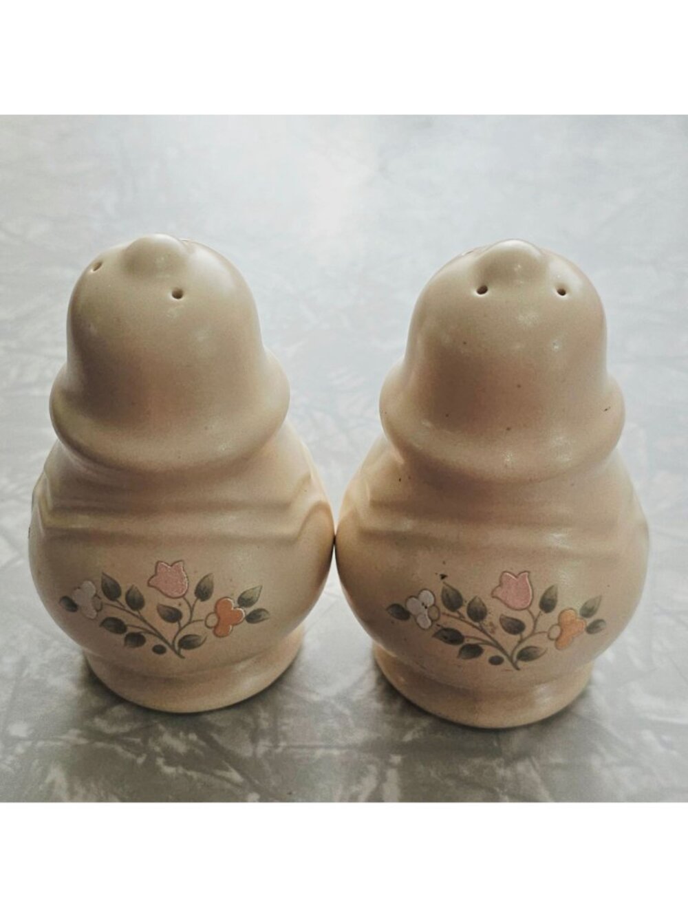 Pfaltzgraff Remembrance Salt Pepper Shakers 4" vintage 1980s  cottage grandma co - Picture 2 of 6